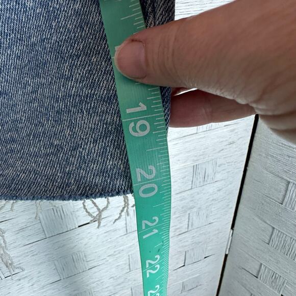 Ava & Viv high rise relax fit Bermuda short cut off denim medium wash plus size - Picture 9 of 12